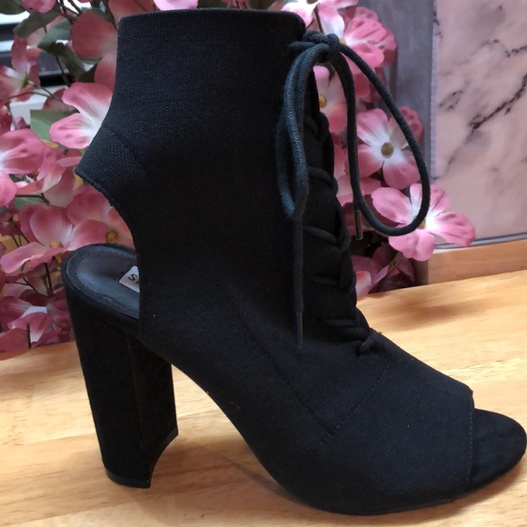 Steve Madden Lace Up Fashion Boots 🥾 - Picture 7 of 12